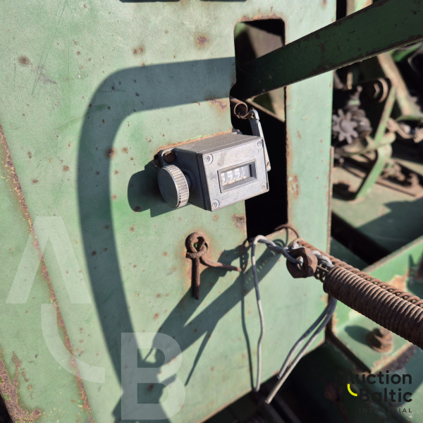 John Deere CB 300