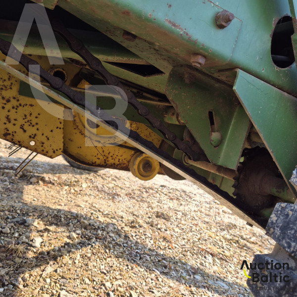 John Deere CB 300