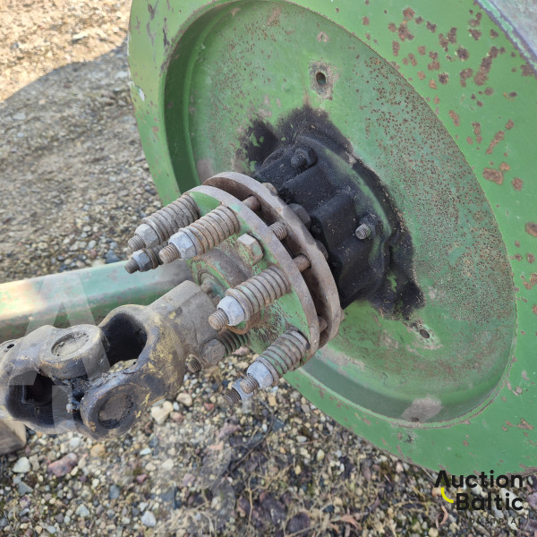 John Deere CB 300
