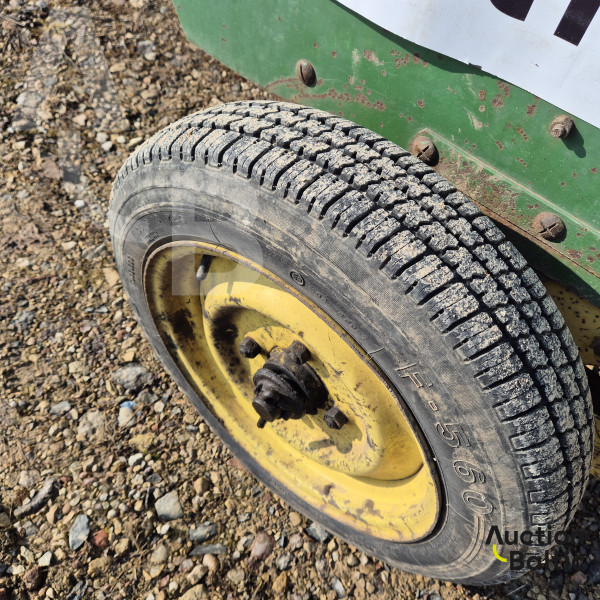 John Deere CB 300