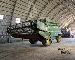 John Deere 2058