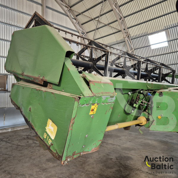 John Deere 2058