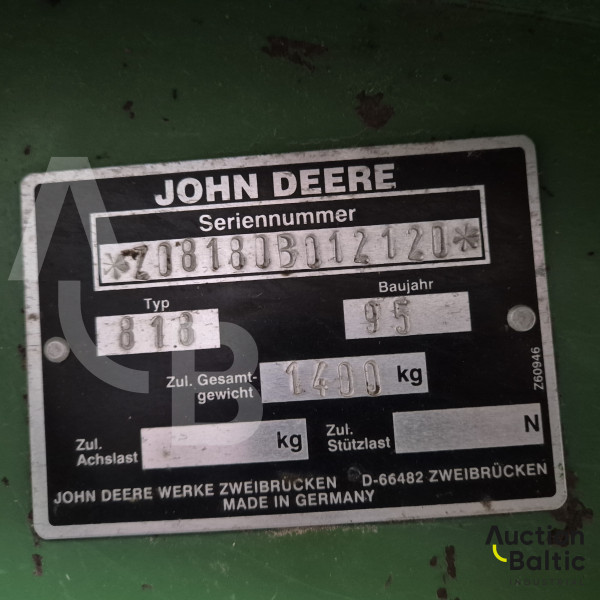 John Deere 2058