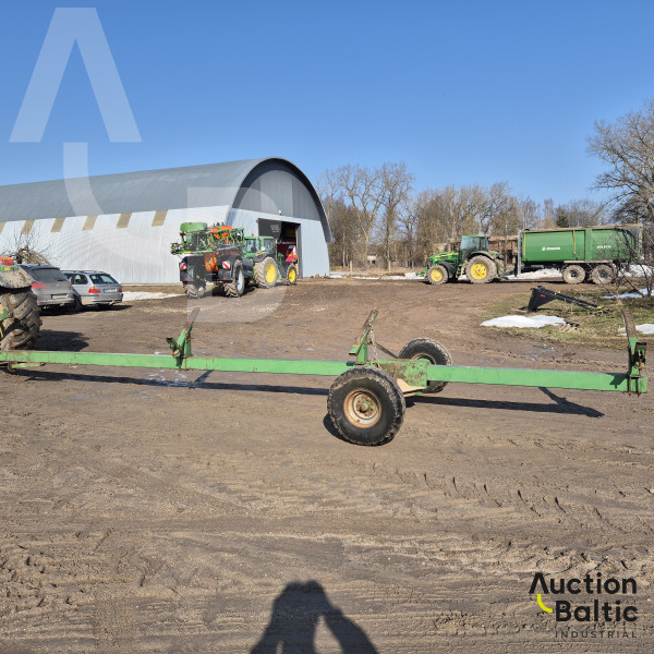 John Deere 2058