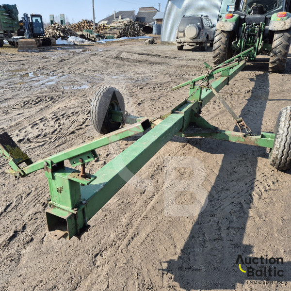 John Deere 2058