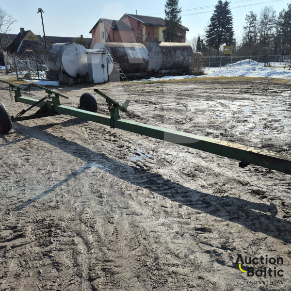 John Deere 2058