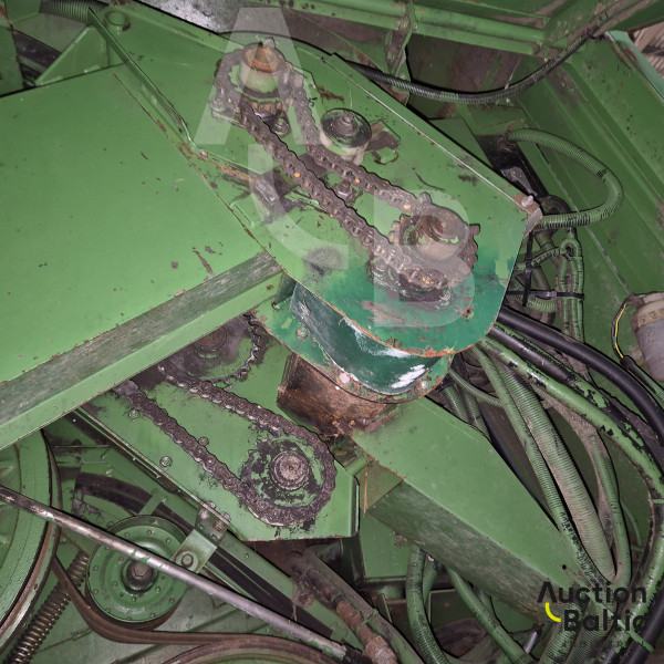 John Deere 2058
