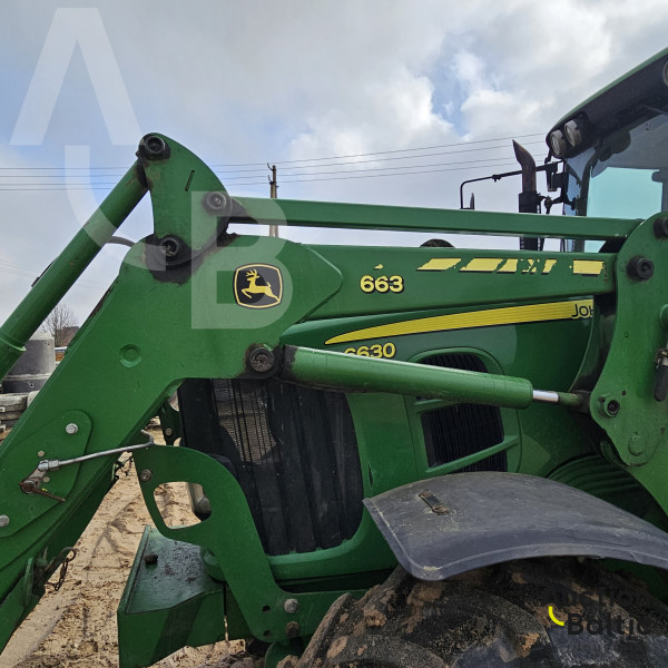 John Deere 6630