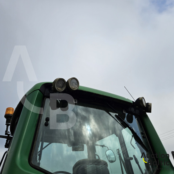 John Deere 6630