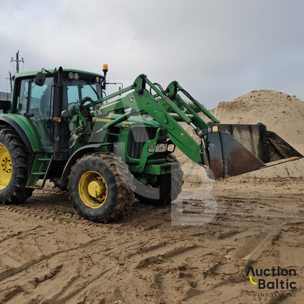 John Deere 6630