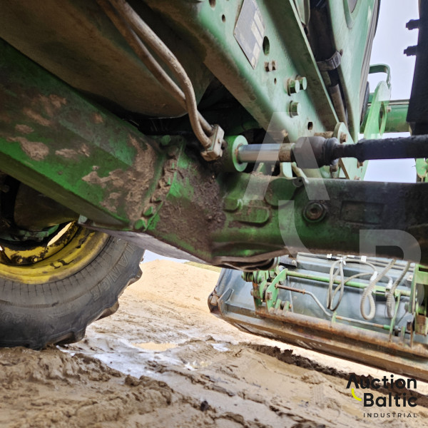 John Deere 6630