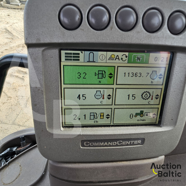 John Deere 6630