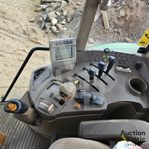 John Deere 6630
