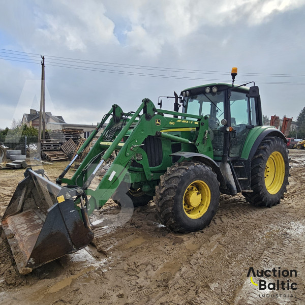 John Deere 6630