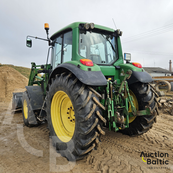 John Deere 6630