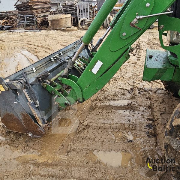 John Deere 6630