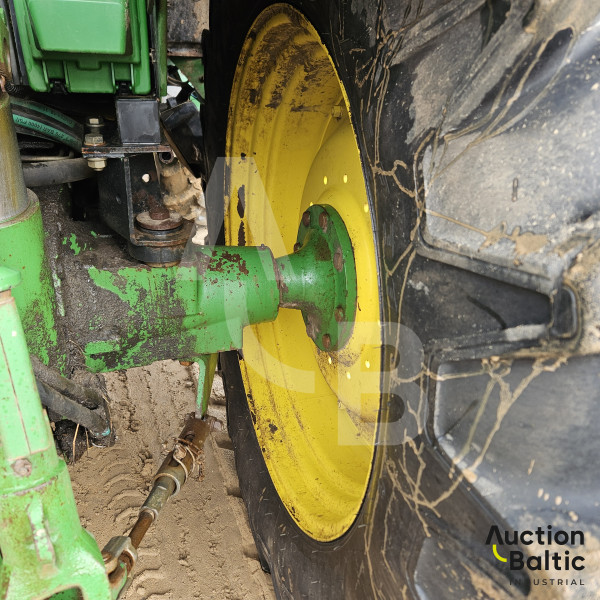 John Deere 6630