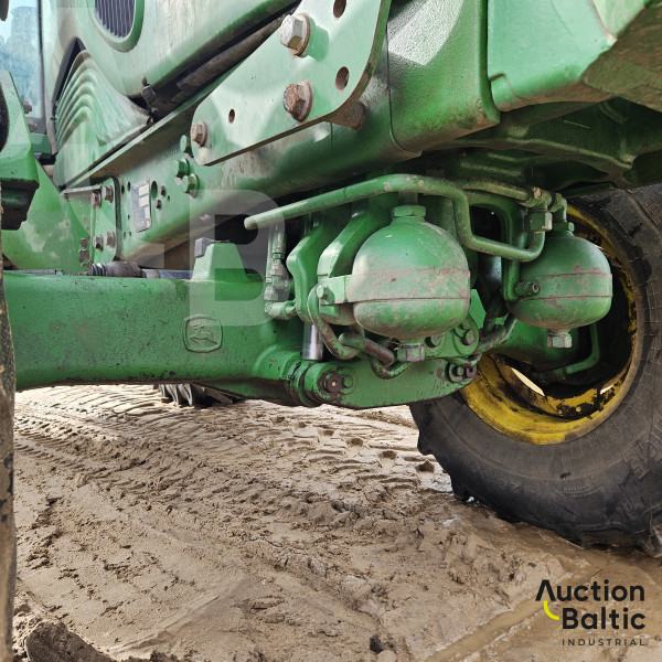 John Deere 6630
