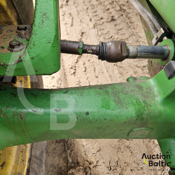 John Deere 6630