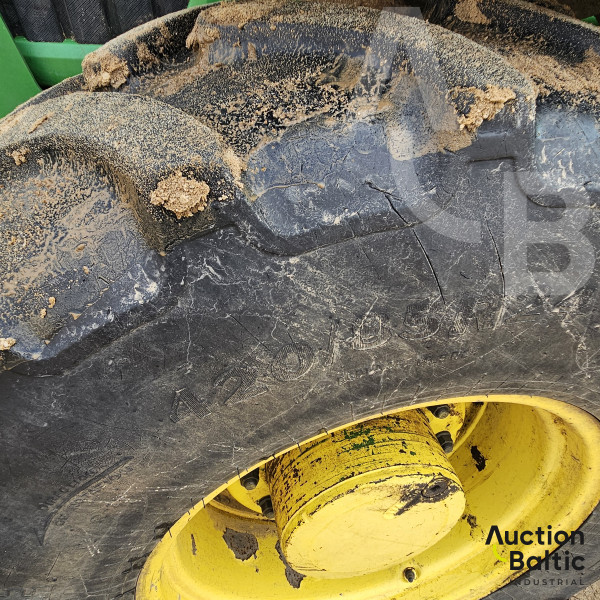 John Deere 6630