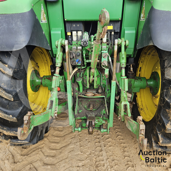 John Deere 6630