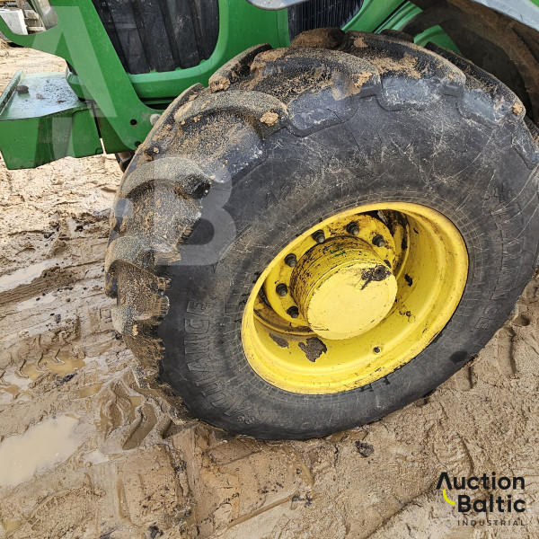 John Deere 6630