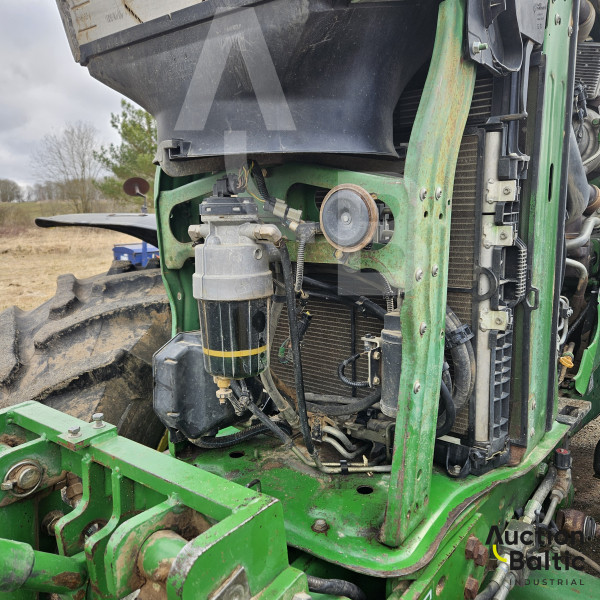 John Deere 6210 R