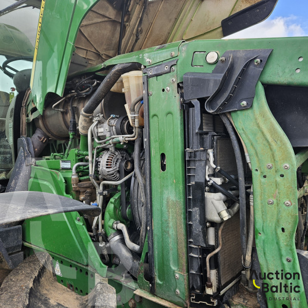 John Deere 6210 R