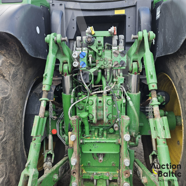John Deere 6210 R