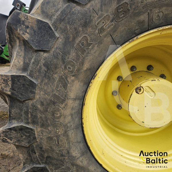 John Deere 6210 R