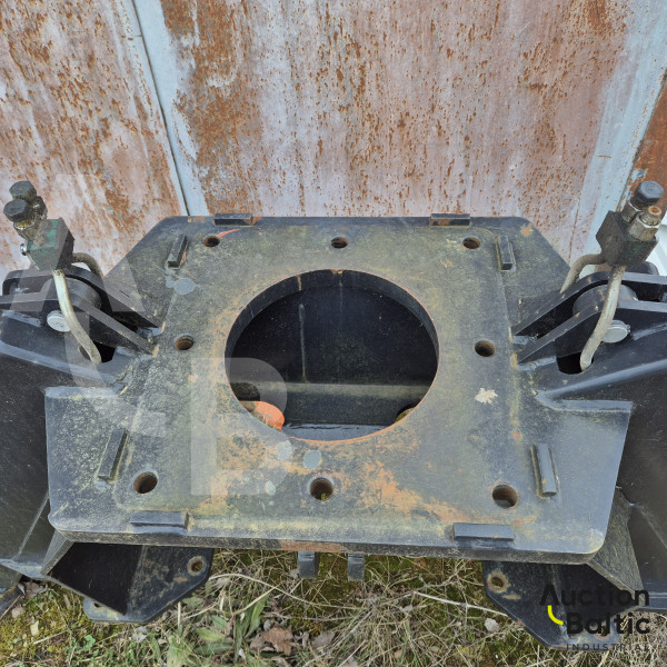 Support legs for forest trailer crane