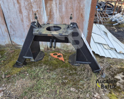 Support legs for forest trailer crane