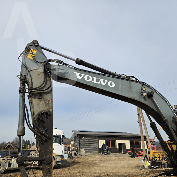 Volvo EC 210 B LC