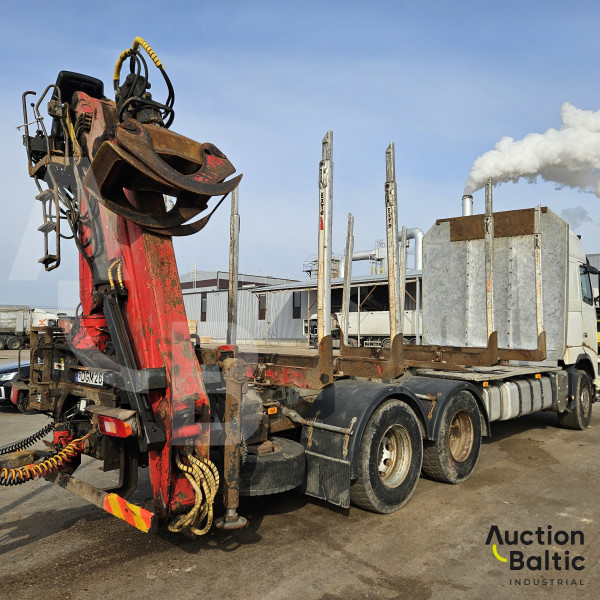 Volvo FH + Epsilon E120 Z79