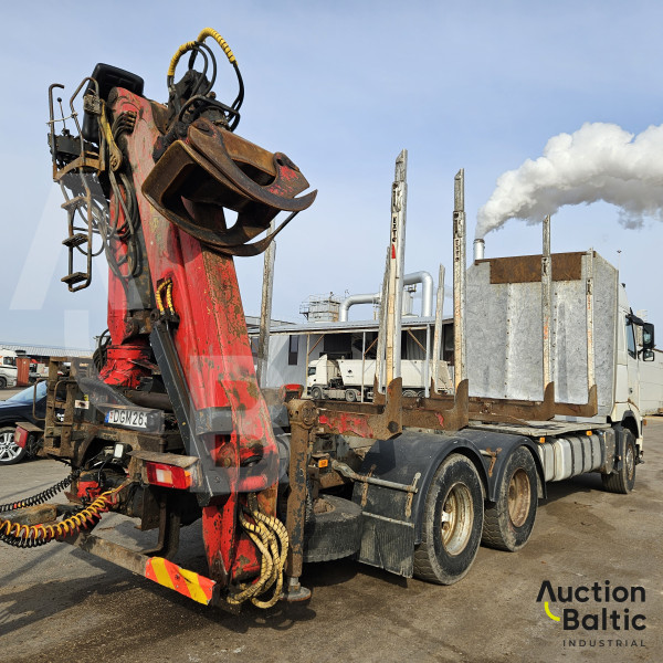 Volvo FH + Epsilon E120 Z79