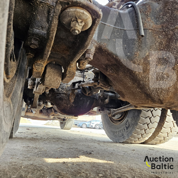 Volvo FH + Epsilon E120 Z79