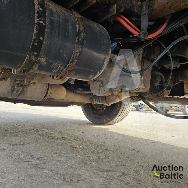 Volvo FH + Epsilon E120 Z79