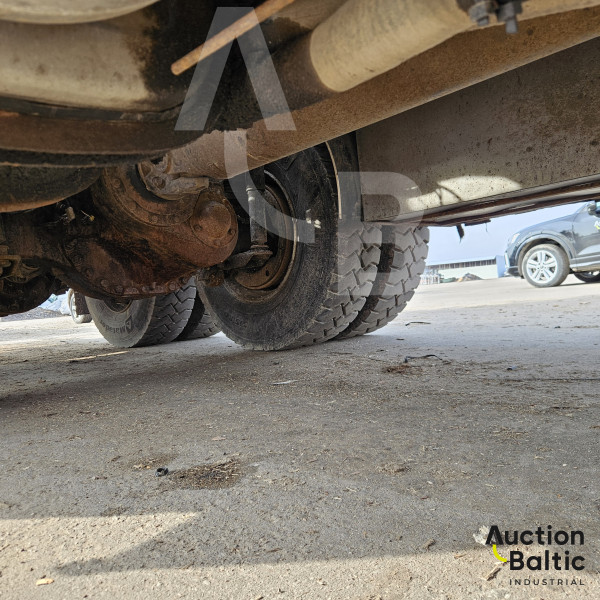 Volvo FH + Epsilon E120 Z79