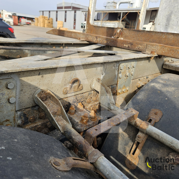 Volvo FH + Epsilon E120 Z79