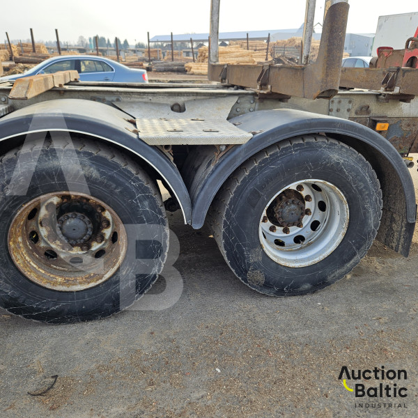 Volvo FH + Epsilon E120 Z79