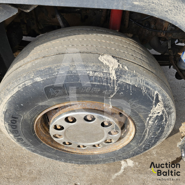 Volvo FH + Epsilon E120 Z79