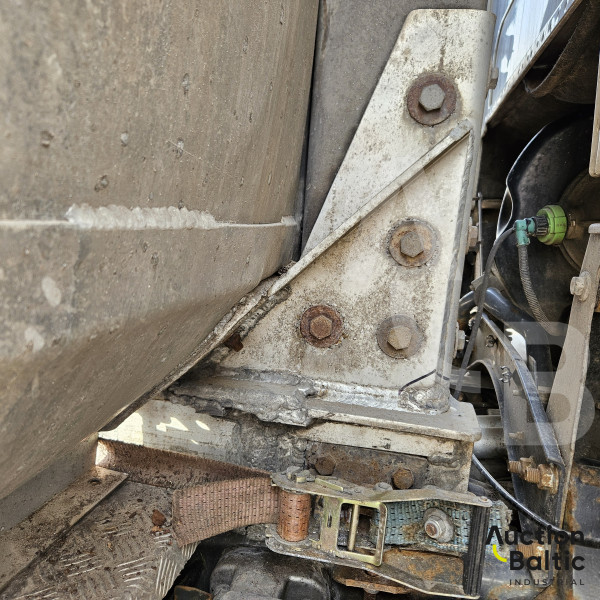 Volvo FH + Epsilon E120 Z79