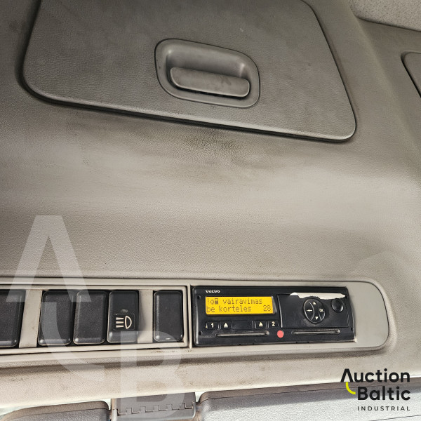 Volvo FH + Epsilon E120 Z79