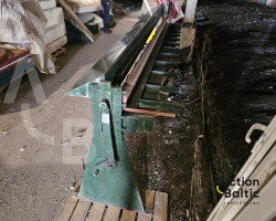 Sheet metal cutting machine