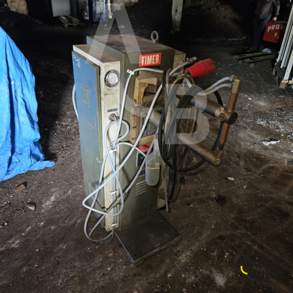 Welding machine