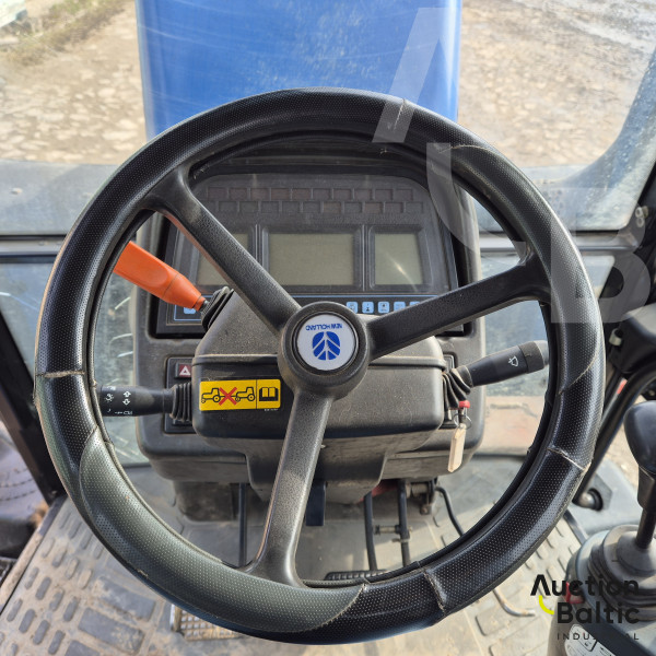 New Holland TM 190