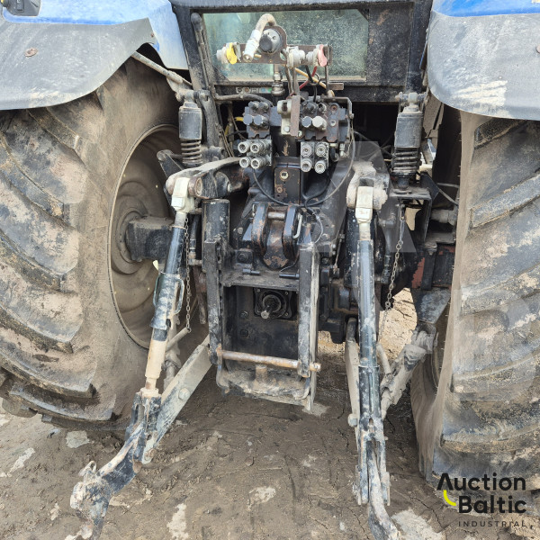 New Holland TM 190