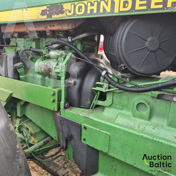John Deere 8200