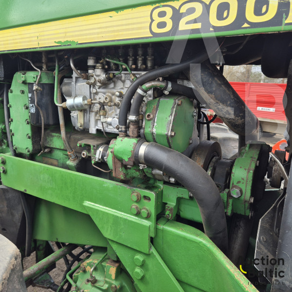 John Deere 8200