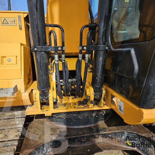 JCB JS130LC T4